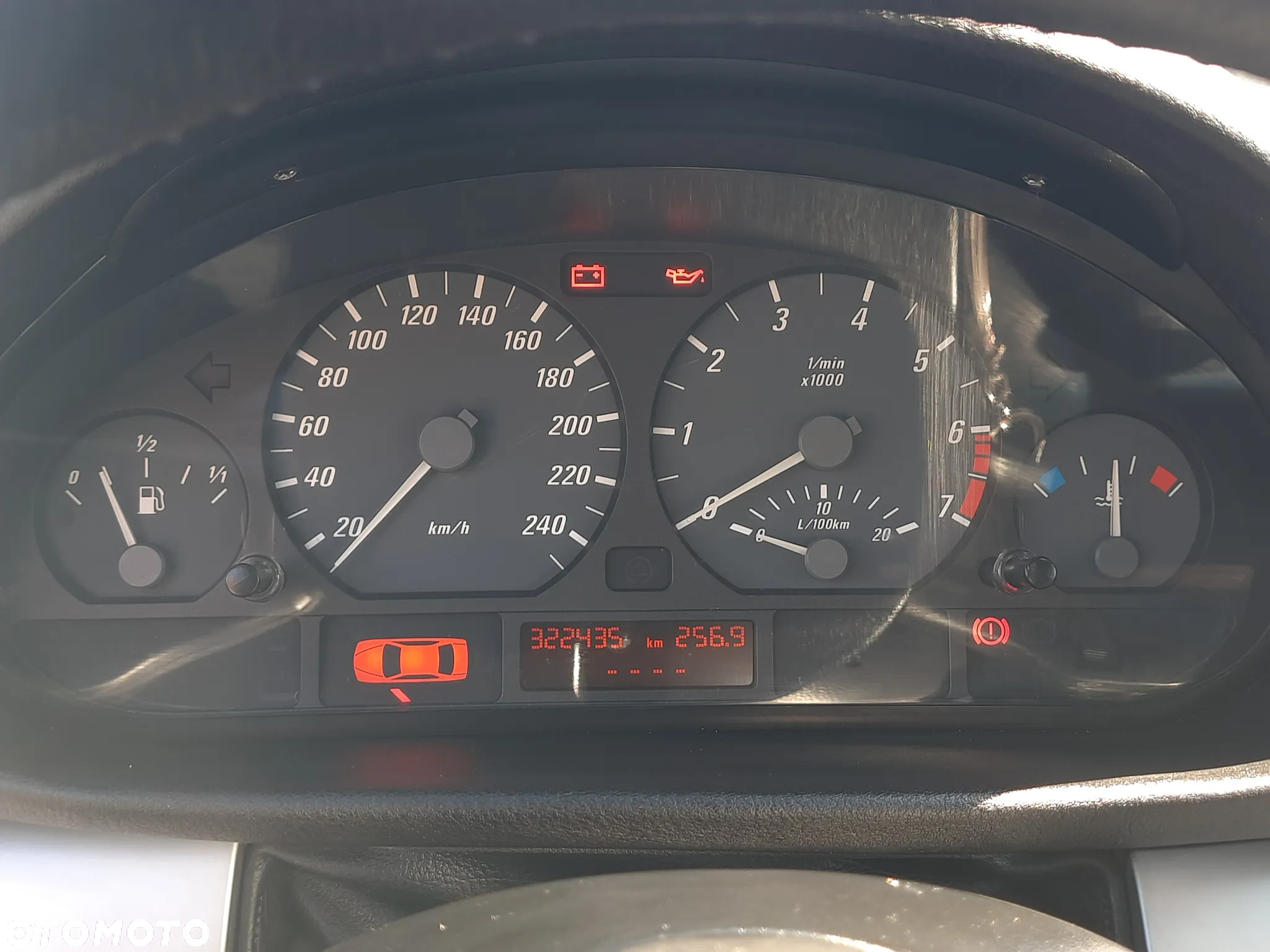 BMW Seria 3 318Ci - 8