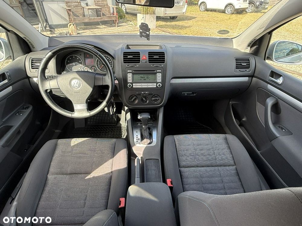 Volkswagen Golf - 5