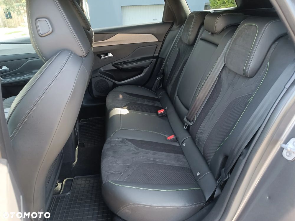 Peugeot 308 PureTech 130 GPF EAT8 Stop & Start GT Pack - 8