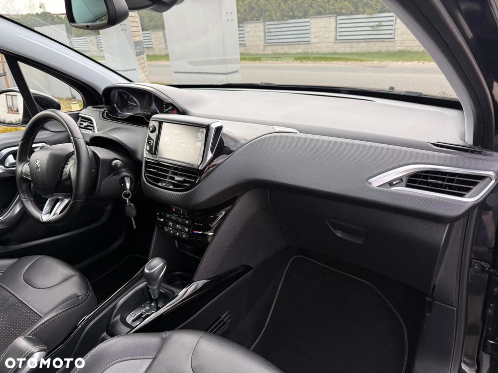 Peugeot 2008 PureTech 110 Stop&Start EAT6 Allure - 13