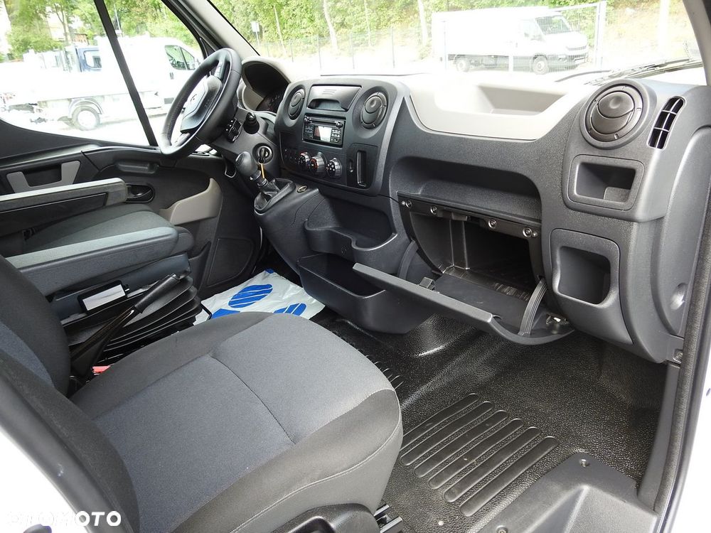 Renault MASTER PLANDEKA 8 PALET TEMPOMAT KLIMATYZACJA  170KM - 38