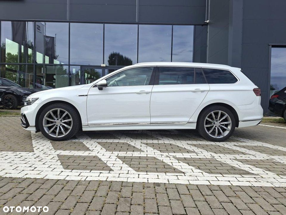 Volkswagen Passat - 2
