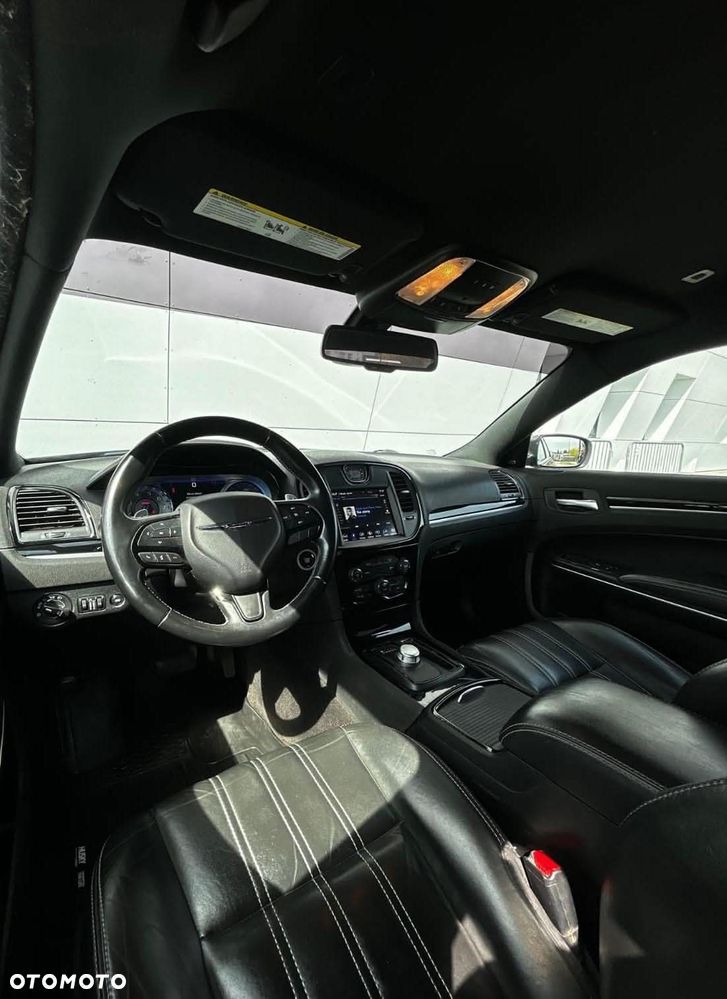 Chrysler 300s - 9