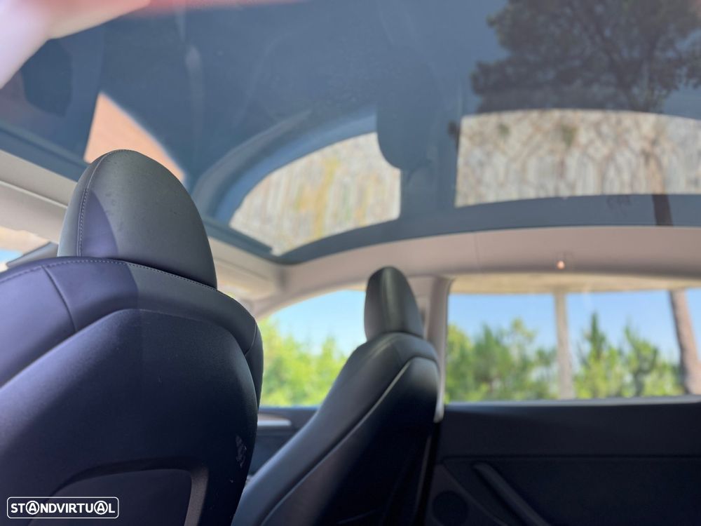 Tesla Model Y Tração Traseira - 45