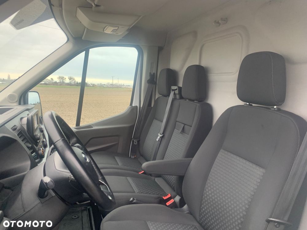 Ford Transit - 22