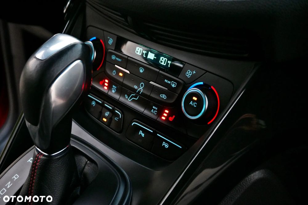 Ford Kuga 2.0 TDCi 4x4 ST-Line - 34
