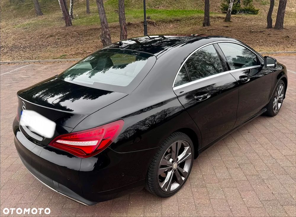 Mercedes-Benz CLA 180 7G-DCT Urban - 6
