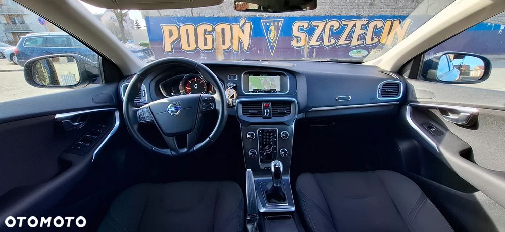 Volvo V40 D2 Summum - 10