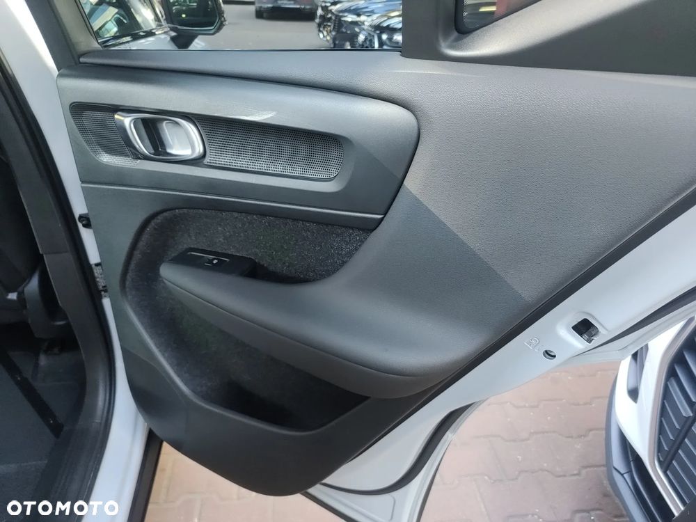 Volvo XC 40 D3 R-Design - 23