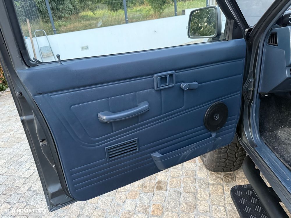 Nissan Pick Up - 12