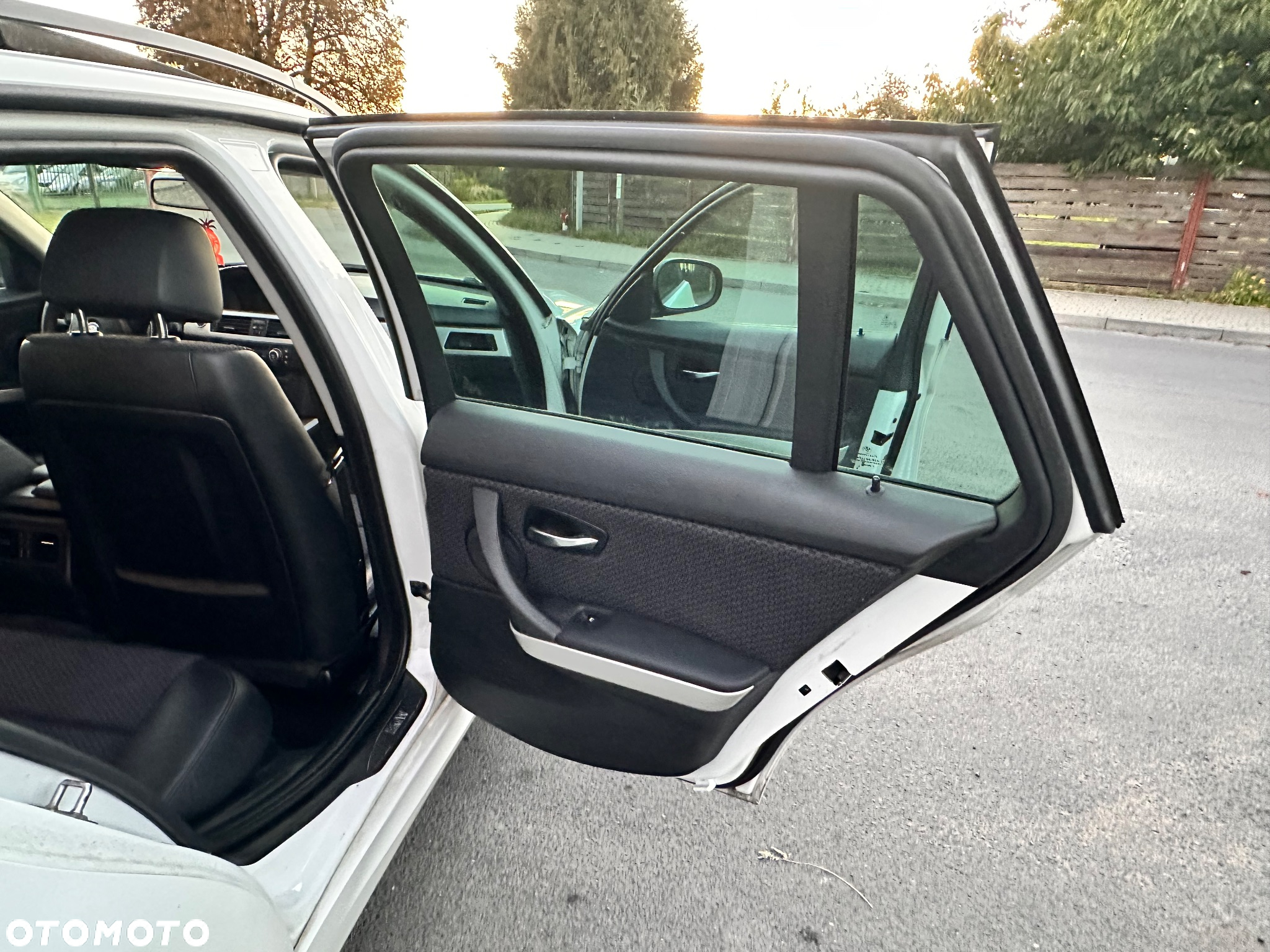 BMW Seria 3 320i Touring - 19