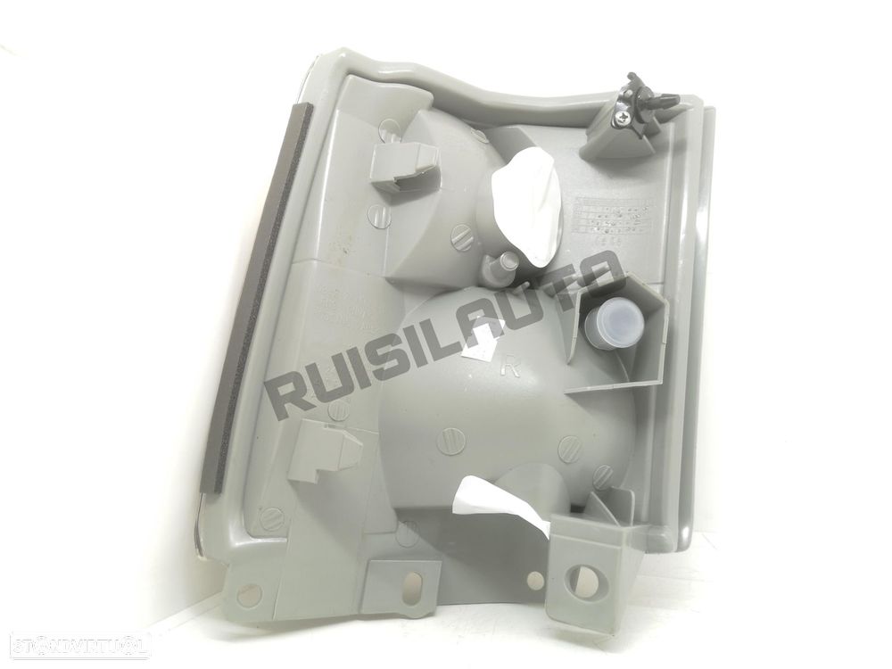 Farolim Pisca Frente Direito 108.905_520 Toyota Dyna V [1985_19 - 3