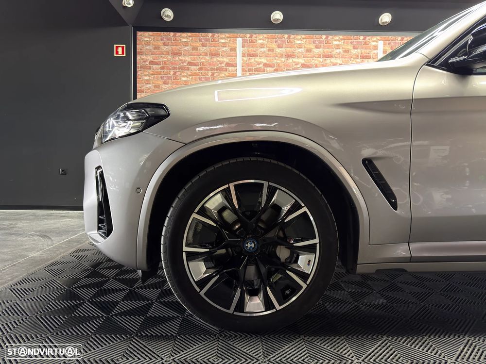 BMW iX3 M Sport Impressive - 3