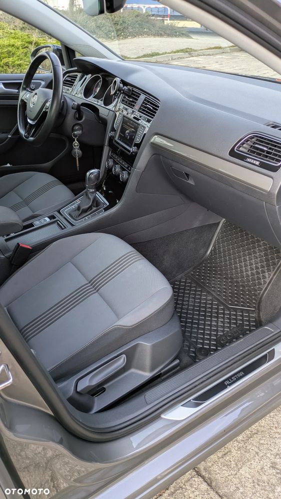 Volkswagen Golf 2.0 TDI BlueMotion Technology DSG Allstar - 27