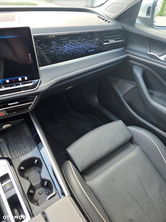 Volkswagen Passat - 14