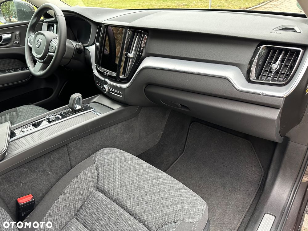 Volvo XC 60 B5 D AWD Geartronic Momentum - 8