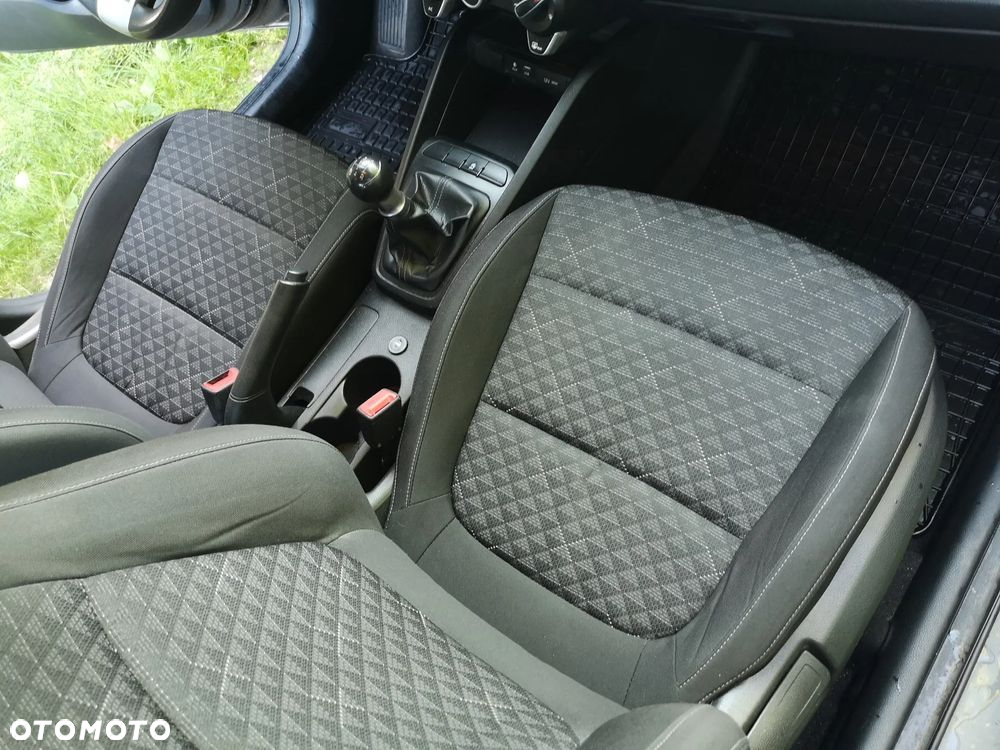 Kia Rio - 31
