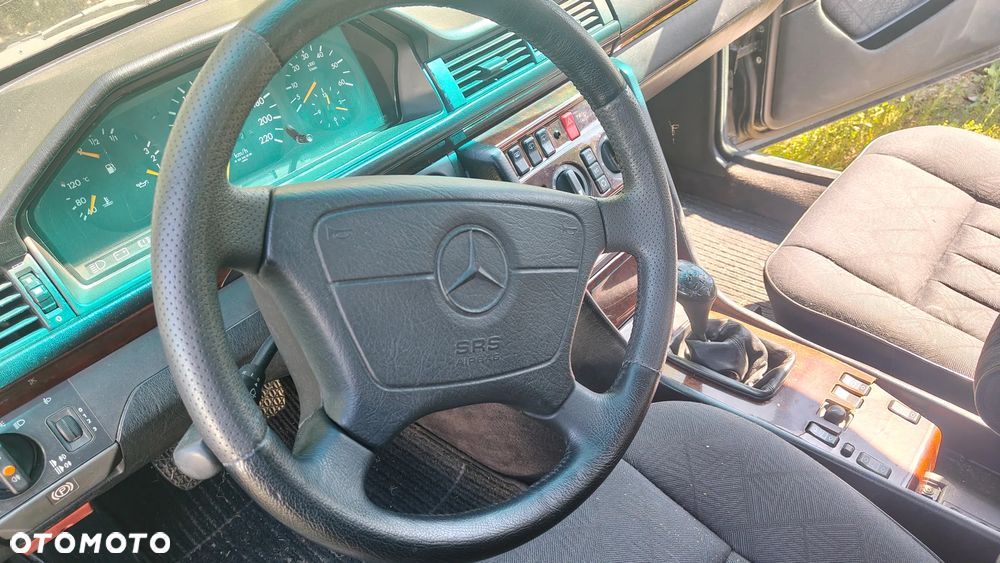 Mercedes-Benz W124 (1984-1993) - 11