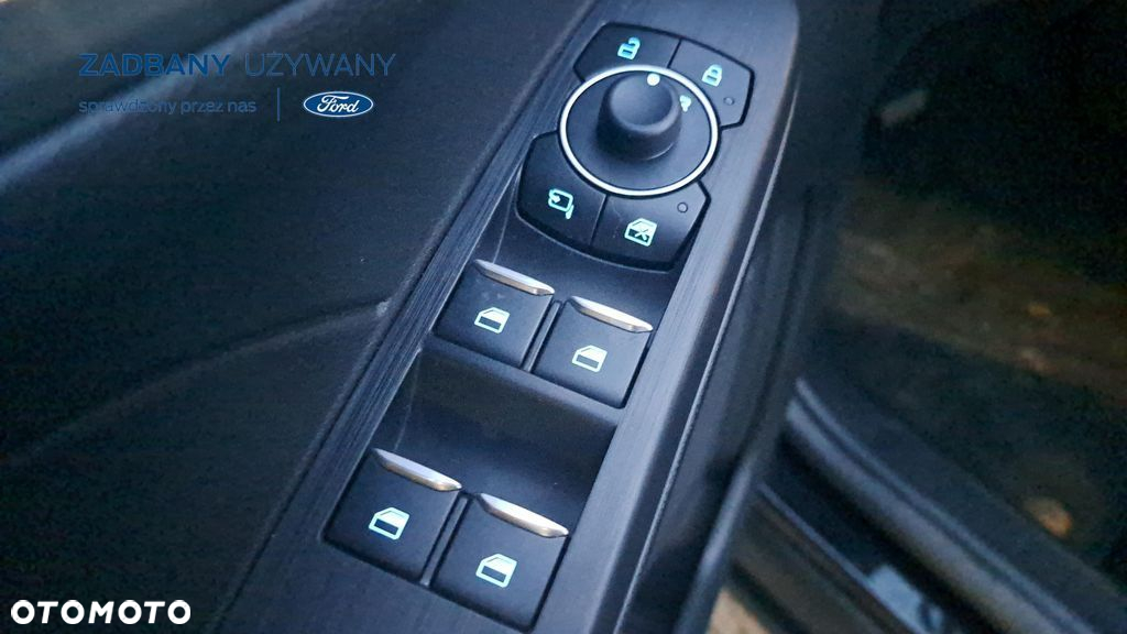 Ford Kuga 2.5 FHEV FWD Titanium - 22