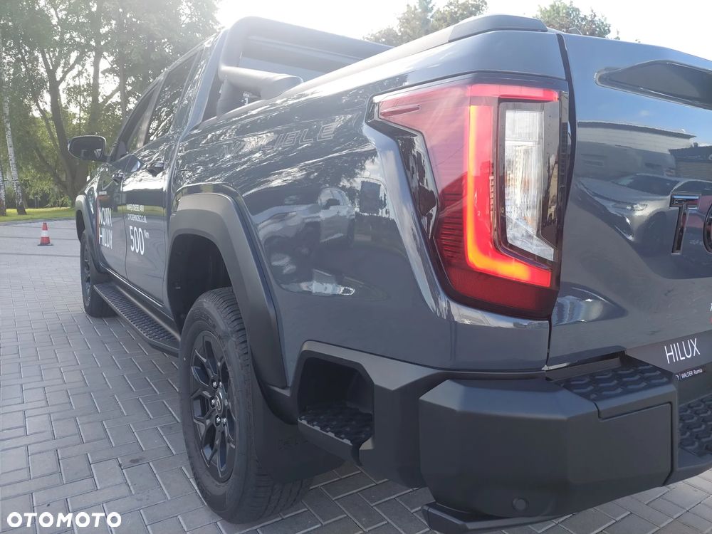Toyota Hilux 2.8 D-4D mHEV Double Cab Invincible 4x4 - 11