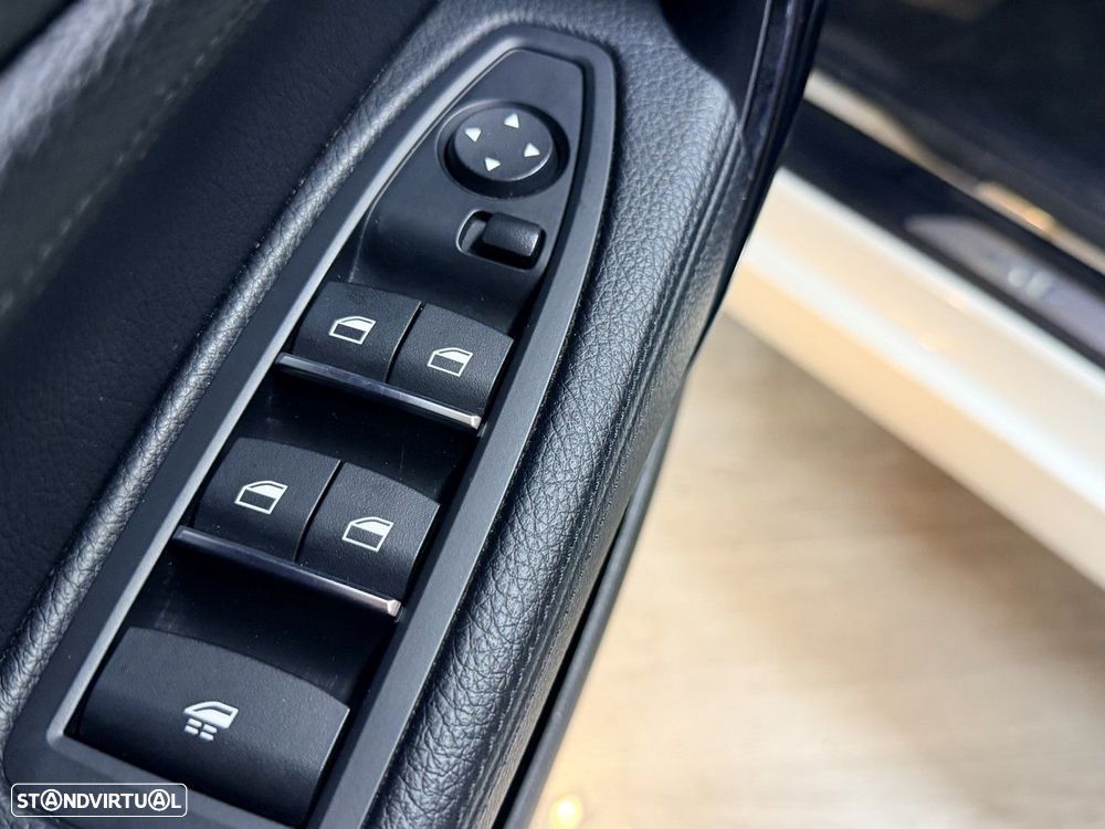 BMW 218 i Cabrio Line Sport - 27