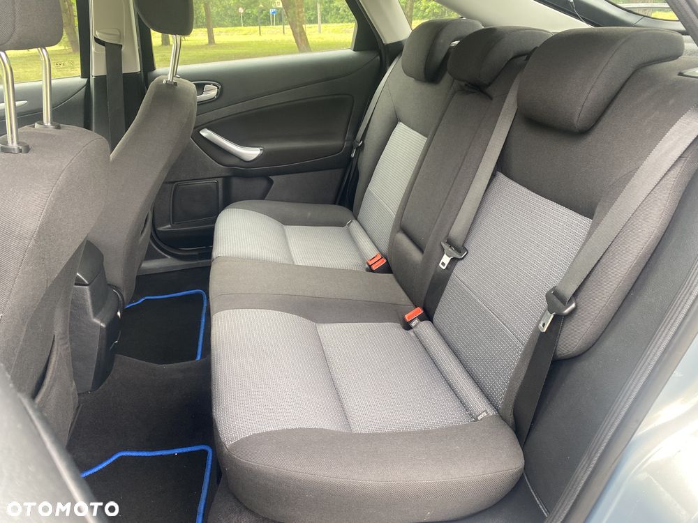 Ford Mondeo 2.0 Ambiente - 7