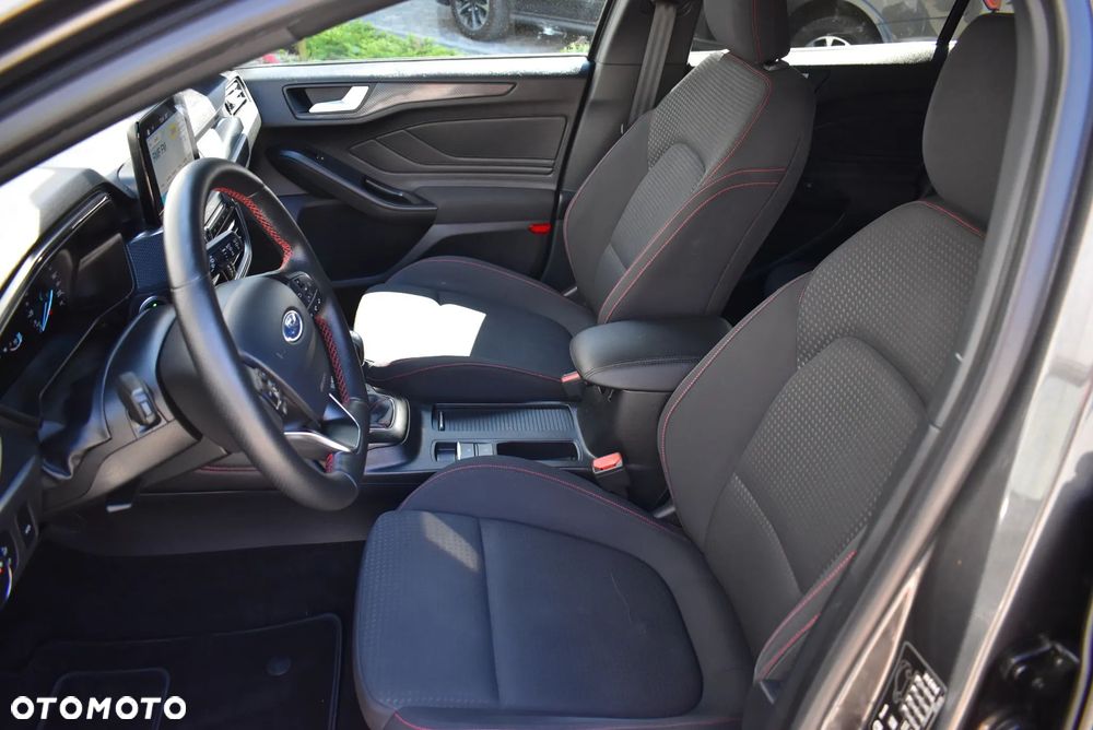 Ford Focus 1.5 EcoBlue STart-Stopp-System ST-LINE - 19
