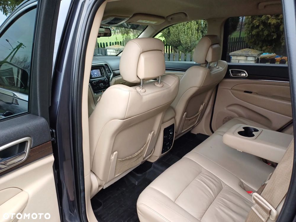 Jeep Grand Cherokee - 17