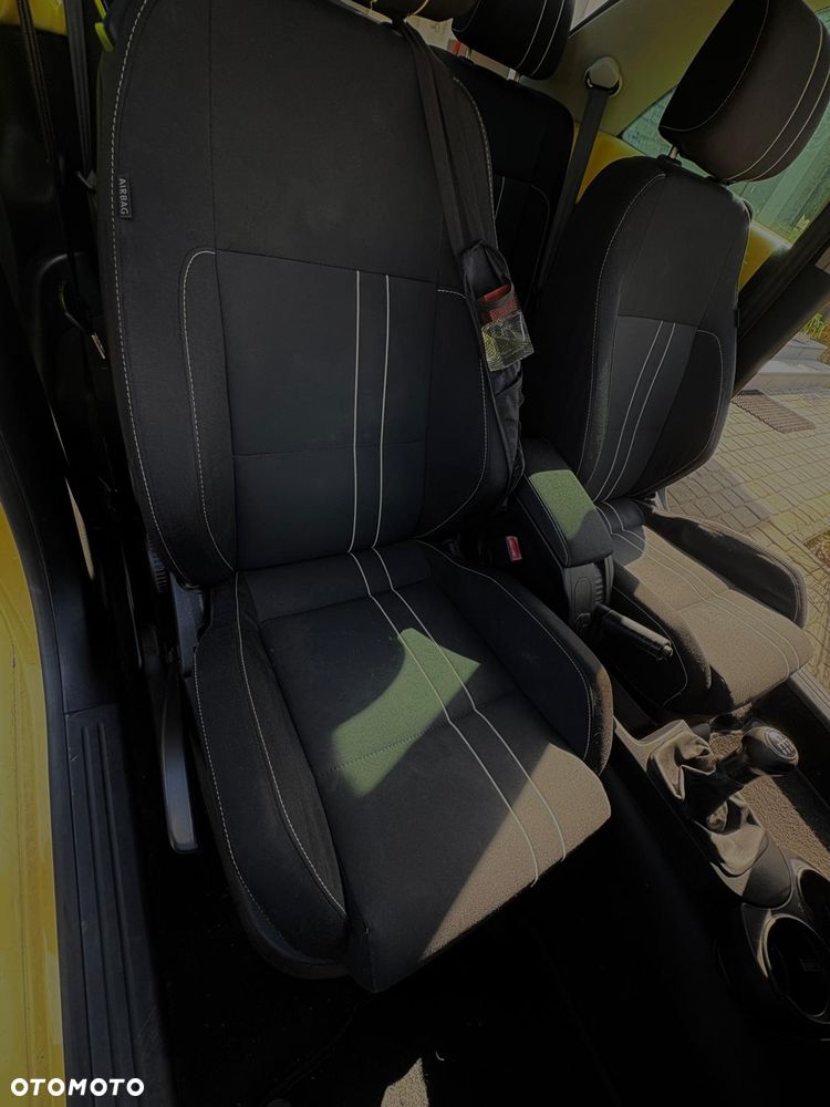 Volkswagen New Beetle - 15
