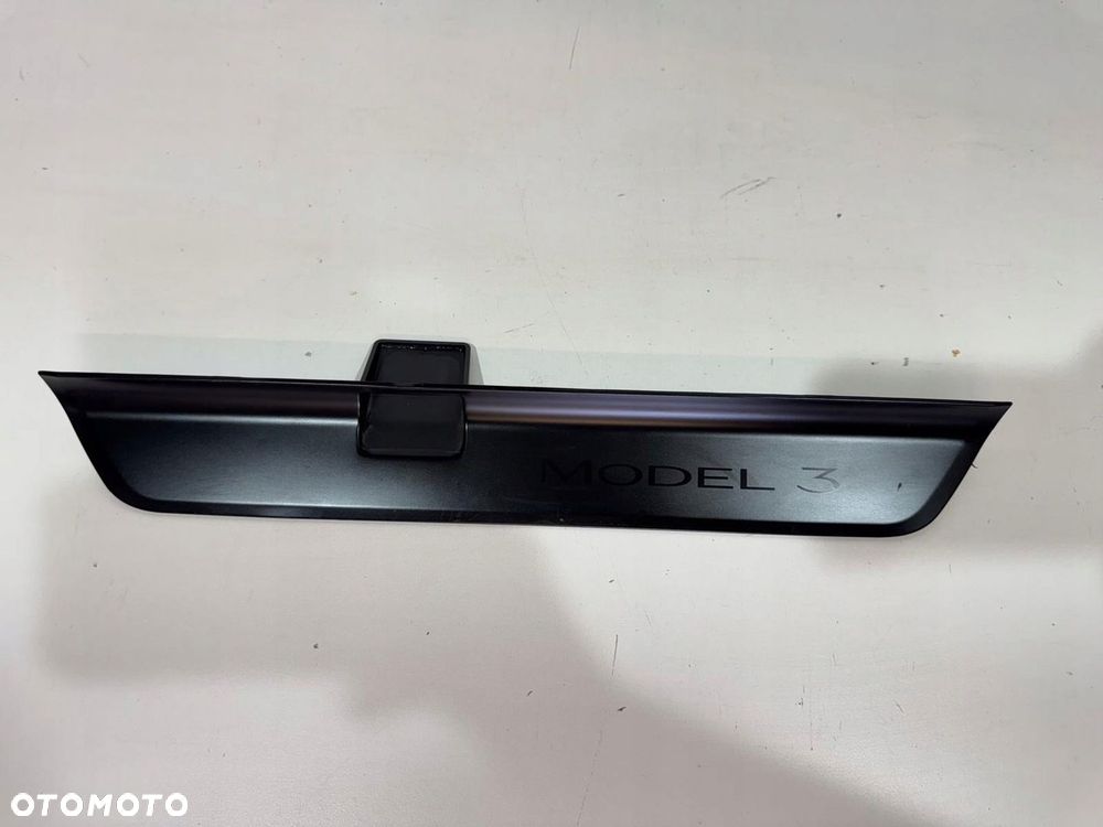 TESLA 3 HIGHLAND HL 23- LISTWA PROGOWA OSŁONA PROGU PRAWA 1763670-00 ORYGIN - 1