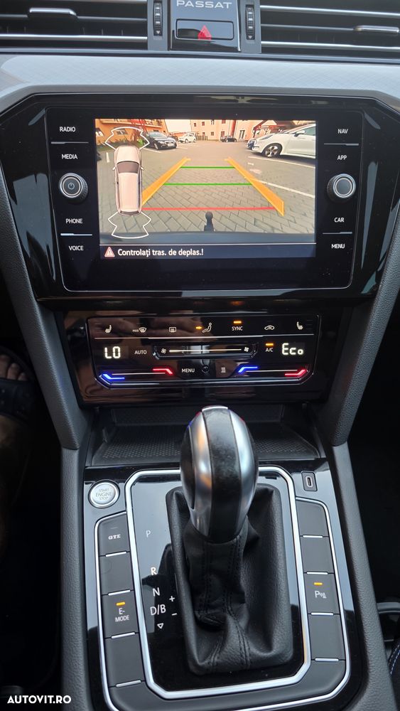 Volkswagen Passat - 11
