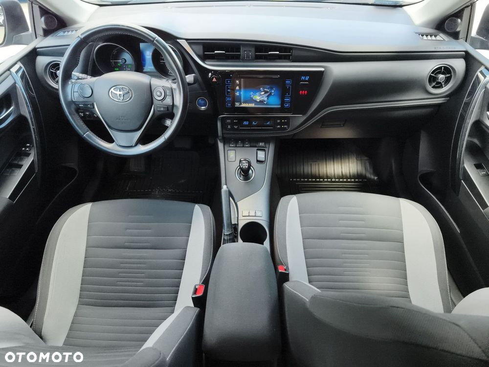 Toyota Auris - 12