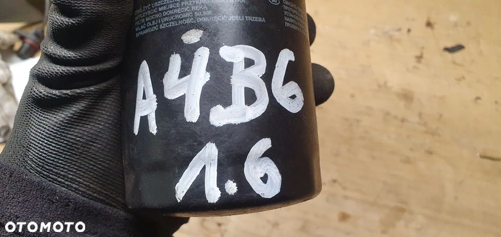 Podstawa obudowa filtra oleju chłodniczka Audi A4 B6 1.6 06A115417 - 8