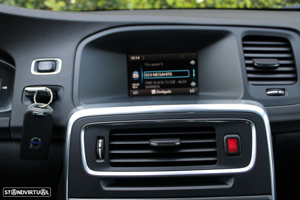 Volvo V60 1.6 D2 Momentum Eco - 16