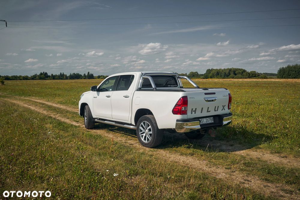 Toyota Hilux 2.4 D-4D Double Cab SR5 4x4 - 5
