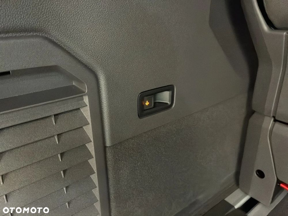 Volkswagen Multivan - 35