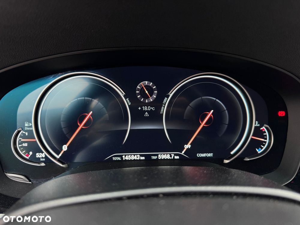 BMW Seria 5 520d xDrive - 10