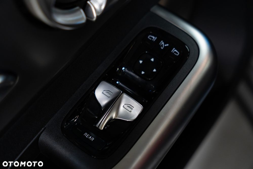 Mercedes-Benz GLB 220 mHEV 4-Matic 8G-eDCT - 25
