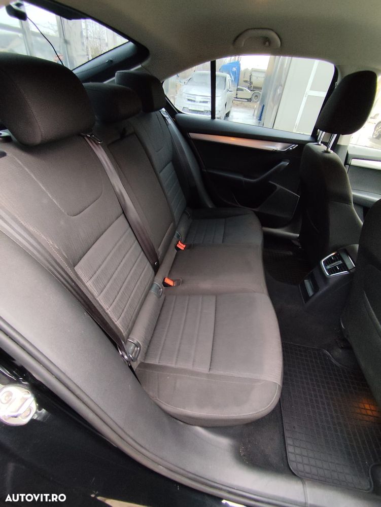 Skoda Octavia 1.8 TSI 4x4 DSG Ambition - 12