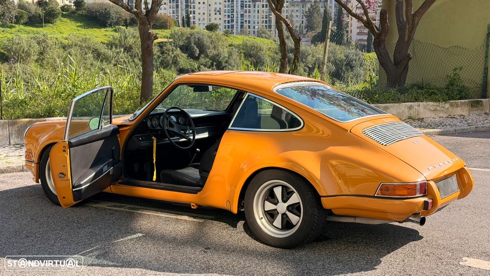 Porsche 911 Série F - 24