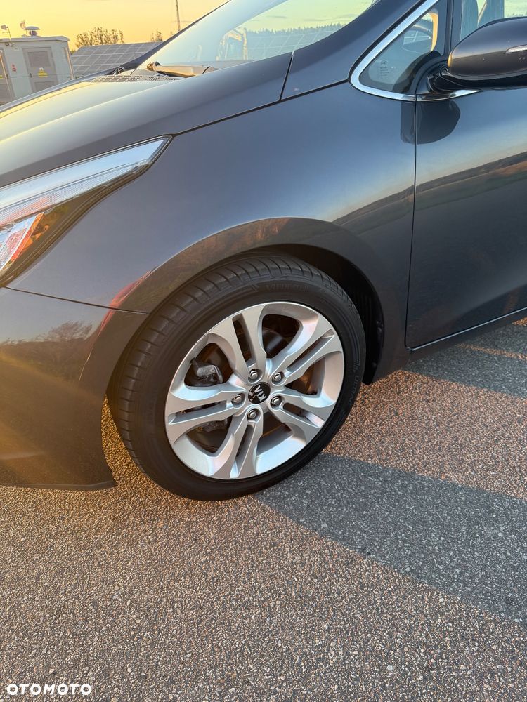 Kia Ceed 1.6 GDI Dream Team Edition - 20