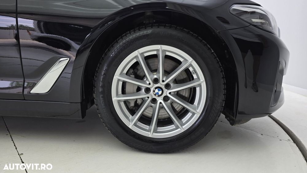 BMW Seria 5 530i xDrive AT MHEV - 23