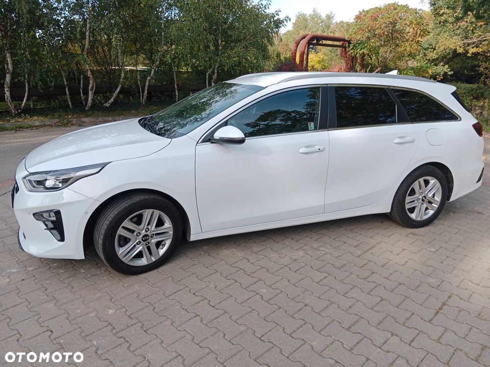 Kia Ceed - 10