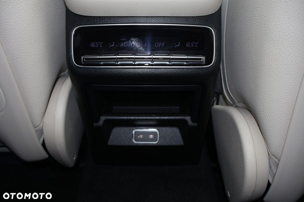 Mercedes-Benz GLE - 24