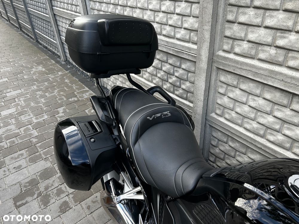 Honda VFR - 9