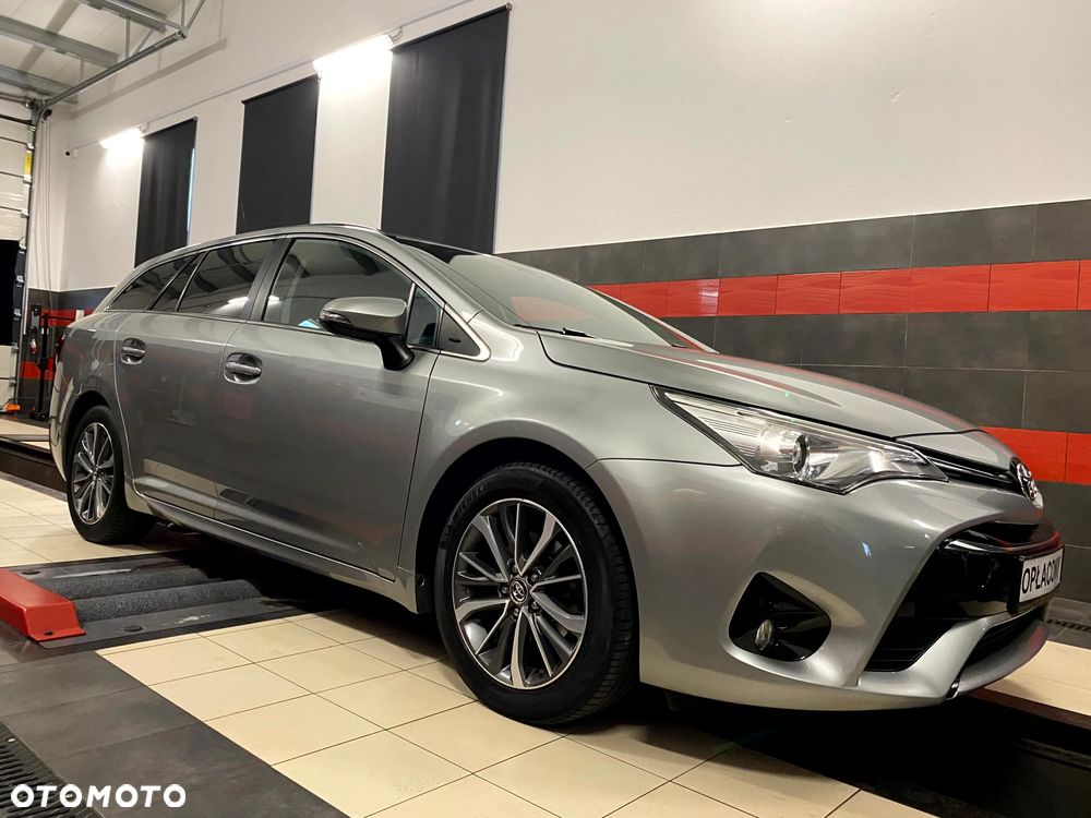 Toyota Avensis Touring Sports 1.8 Executive - 6