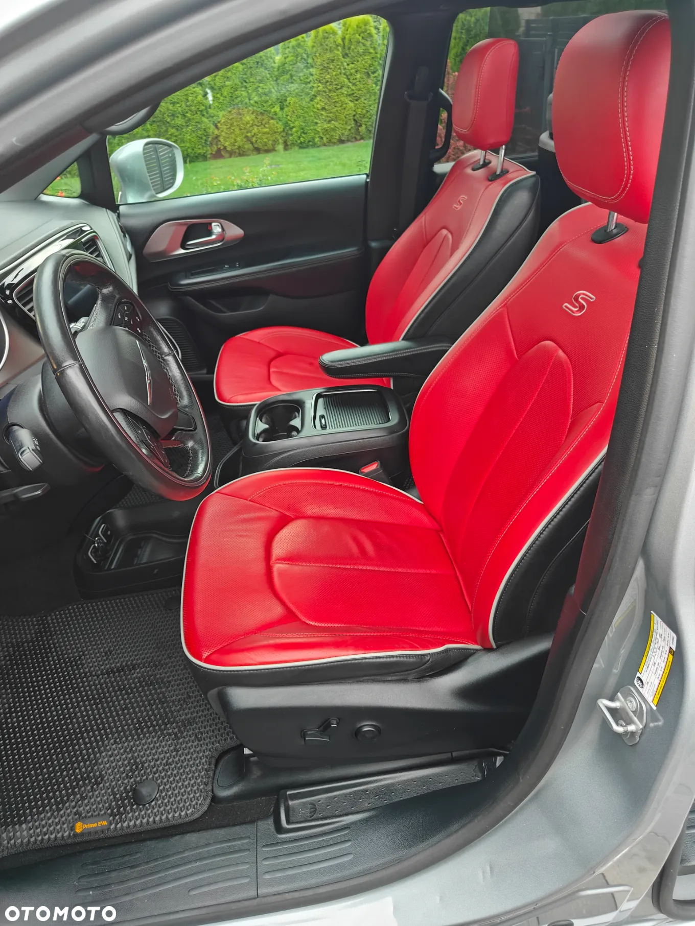 Chrysler Pacifica - 17