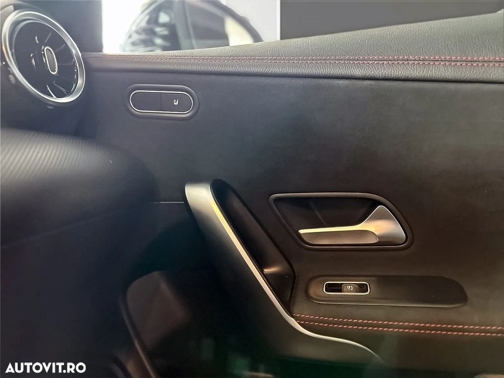 Mercedes-Benz CLA 250 e 8G-DCT AMG Line - 16