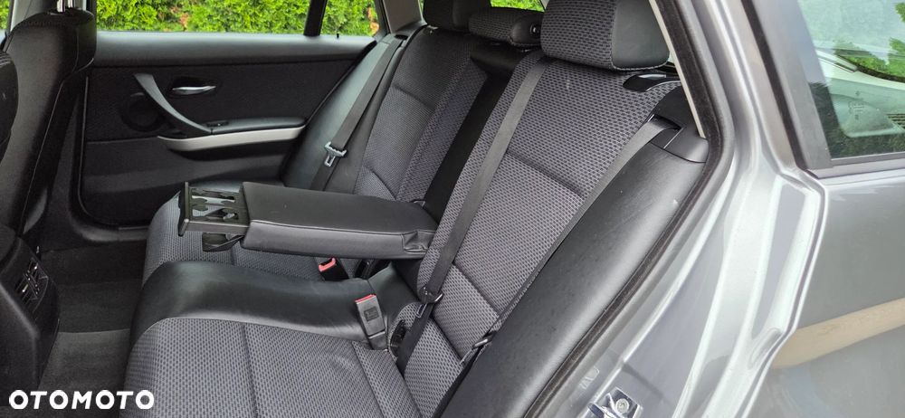 BMW Seria 3 320d - 36