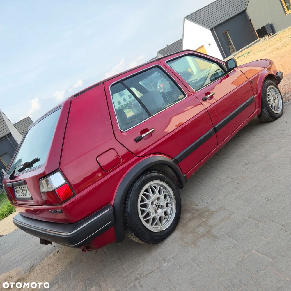 Volkswagen Golf - 2
